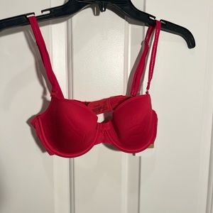 Chantelle 30C convertible bra. NWT